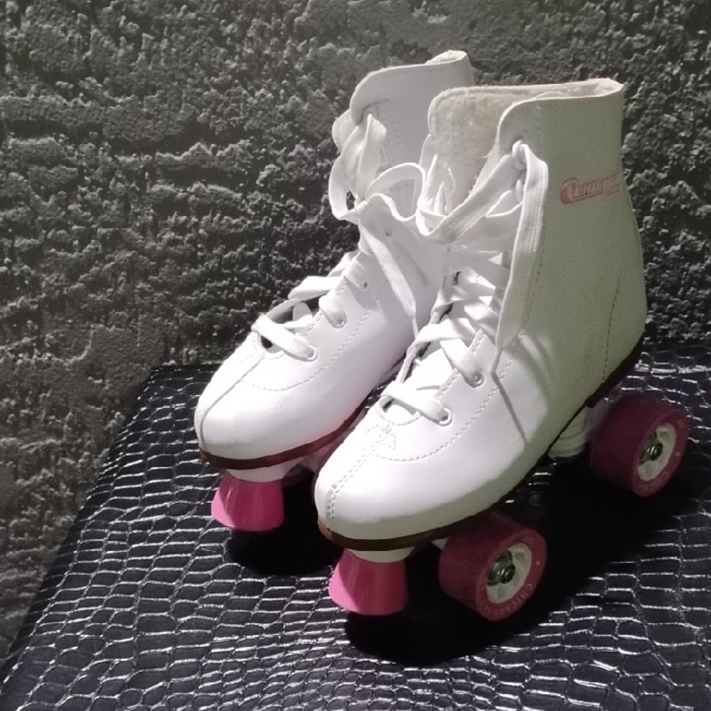 Chicago Skates Kids Sz 3 White and Pink Roller Skates *****Read List**** Right